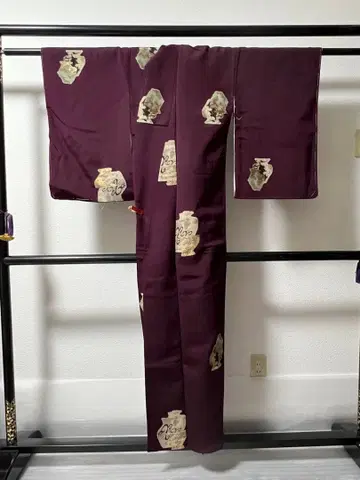 앤티크 보라색 항아리 무늬 코몬 기모노