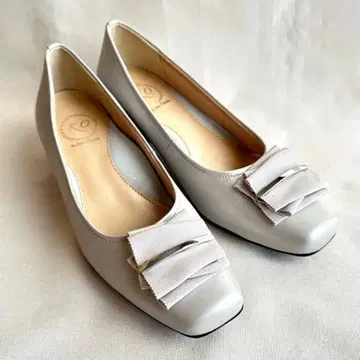 새상품급 Kobe Oasis 고베 오아시스 스퀘어토 펌프스 그레이 리본