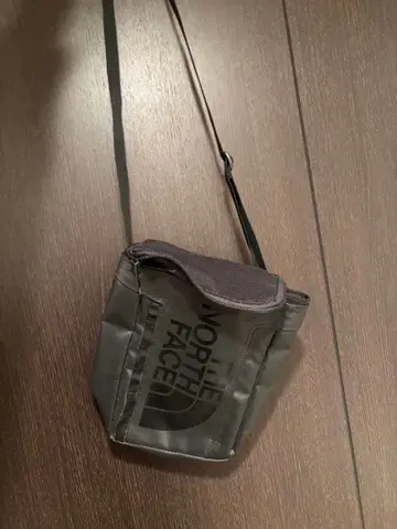 THE NORTH FACE 숄더백 그레이