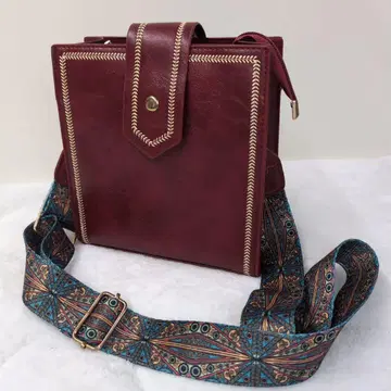 LA VORAGINE (라 보라지네) 스퀘어 숄더백 익명 당일 발송!