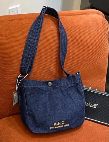 A.P.C. 아페쎄 데님 숄더백