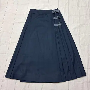 새상품급 빔즈 보이 네이비 플리츠 랩스커트 사이드 버클 포함