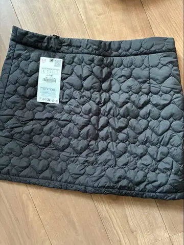 ZARA 하트 퀼팅 스커트