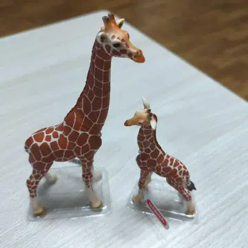 기린 피규어 2체 세트