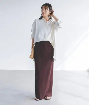 NOBLE 시즌 컬러 플레인 셔츠 화이트