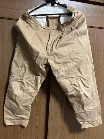 베이지 치노 팬츠 빔즈 캡틴선샤인