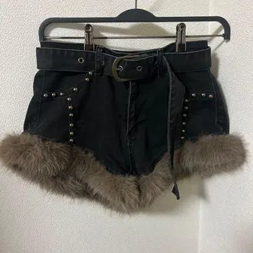 [ 그런지 y2k ] 퍼 스터드 숏팬츠