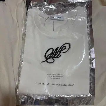 melt the lady 'M'crew neck T-shirt