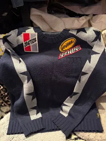 초레어 20471120 니트 스웨터