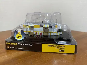 [ LED 부착 스트럭처 ] 우드랜드 시닉스 맑은 날의 트레일러 하우스