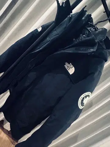 THE NORTH FACE 블랙 다운 자켓