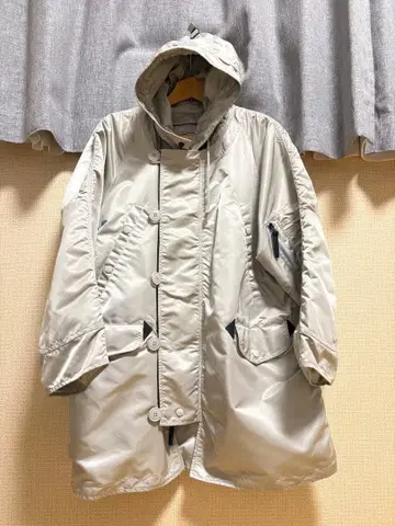 주카 나일론 코트