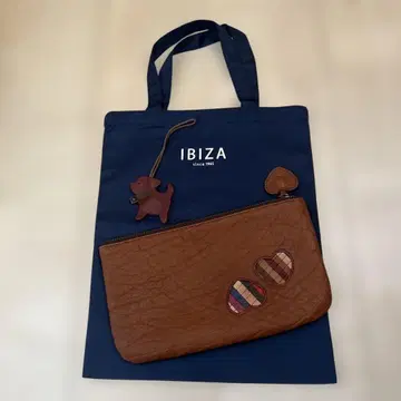 [ IBIZA ] 브라운 가죽 하트 자수 파우치