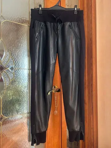 인조 가죽 조거 팬츠 블랙 M