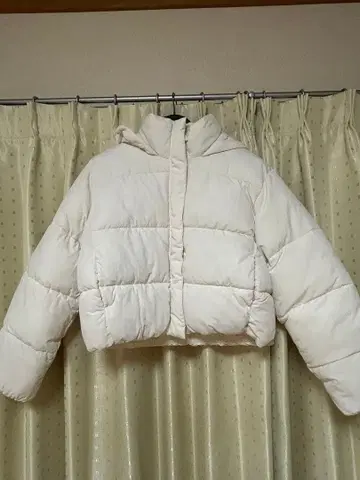 H&M DIVIDED 다운 자켓 화이트