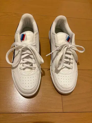 Puma 화이트 스니커즈