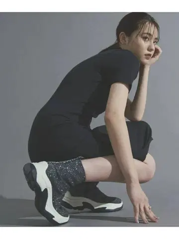 181 사만사 베가 히가시 아사카 콜라보 하이컷 그레이 라메 신발