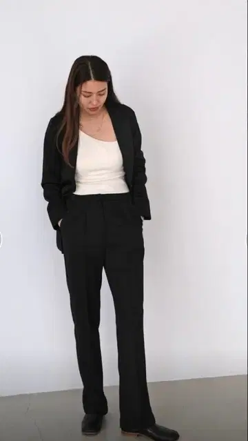 AKTE 핀턱 저지 팬츠