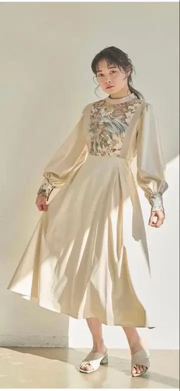 idem 긴팔 꽃무늬 원피스