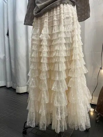 아이보리 프릴 롱 스커트 M-L