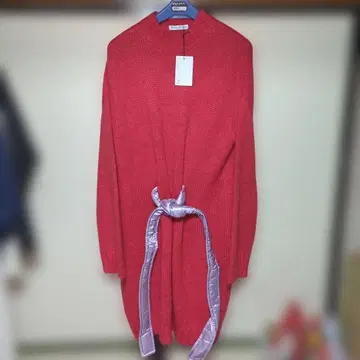 택 포함 미사용 새상품 JW ANDERSON 빨간색 벨트 포함 롱 니트