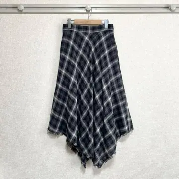 [새상품급] LOWRYSFARM (로리즈팜) 옴브레 체크 이레헴 스커트