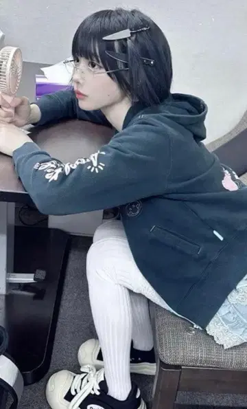 아노짱 착용 Ocai Smile Canvas 스니커즈