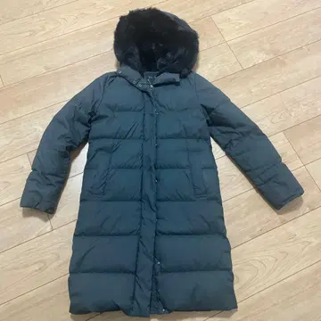 블랙 후드 부착 다운 코트