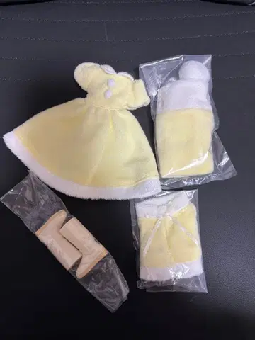 네오 브라이스 프로스티 락 아웃핏