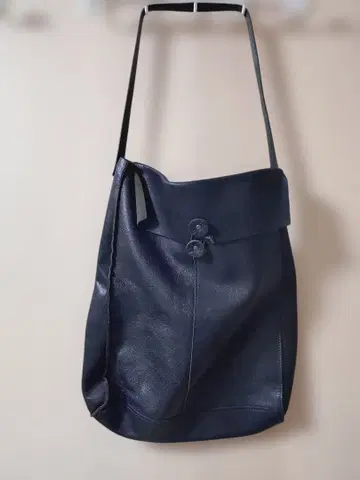 Kvell 케벨 가죽 숄더백 블랙