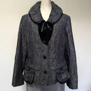 Ville d'azur 블랙 택~ 다크 그레이 장미 무늬 숏코트