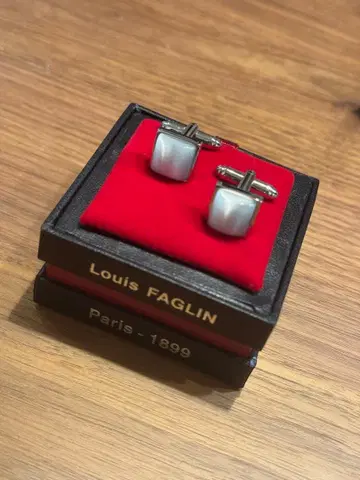 루이파 그랑 커프스 화이트 스퀘어 디자인