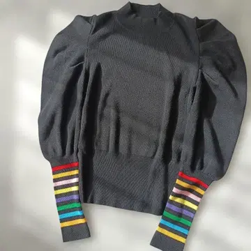 새상품급 소브 SOV. 23AW 퍼프 볼륨 슬리브 레인보우 니트 M 블랙
