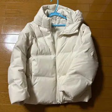 유니클로 화이트 심리스 다운