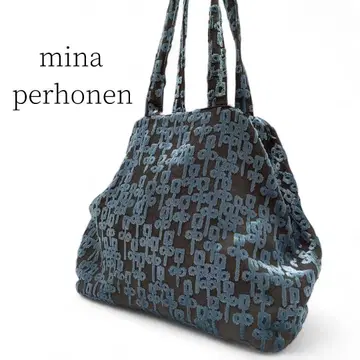 미나 페르호넨 코러스 카눌레 백 레어