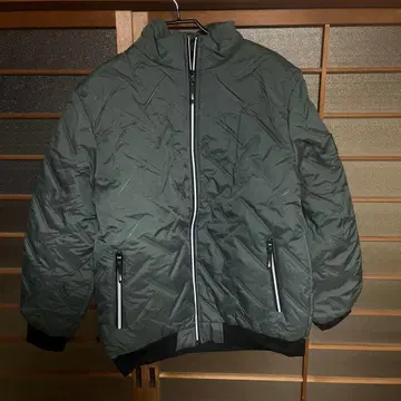 그레이 봄버 자켓 지퍼 포함