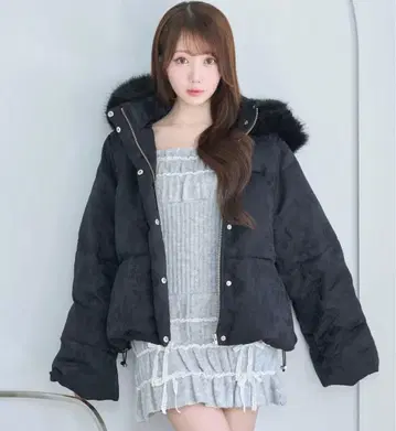 RoseMuse Jaquard 미드 롱 다운 코트