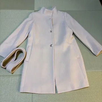 미쉘클랑 스탠드 카라 코트 아이보리 출퇴근 깔끔한