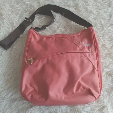 카나나 프로젝트 코랄 핑크 숄더백