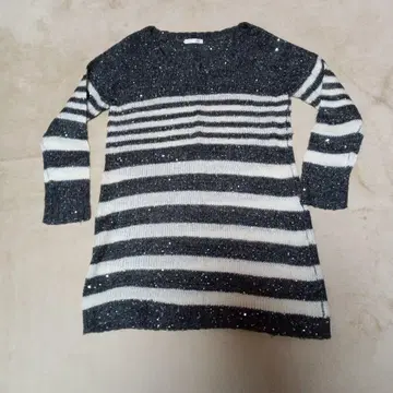 favori 스팽글 장식 그레이와 화이트 스트라이프 니트