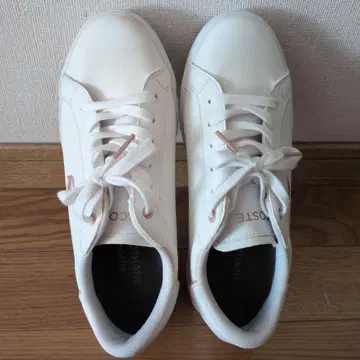 LACOSTE 화이트 스니커즈