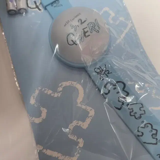 QWER 단콘 단독 콘서트 라이트 밴드 팔찌 응원봉 양도합니다