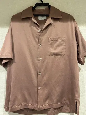 STUDIOUS 피브릴 새틴 오픈 카라 셔츠