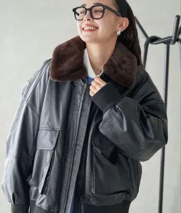 FREAK'S STORE 퍼 카라 부착 인조 가죽 블루종