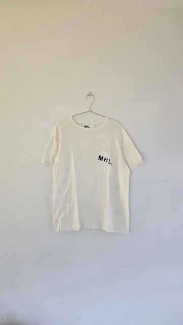 [ MHL. ] 미사용에 가까운 화이트 포켓 티셔츠 XL 화이트T 포켓T