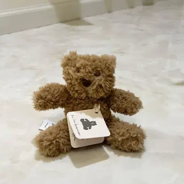 브라운색 곰 모양 봉제 인형