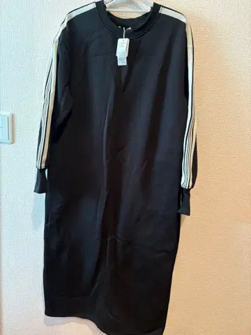 GeeRA 블랙 스포티 원피스 L