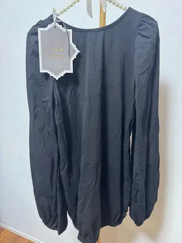 Vaqutaux 벌룬 상의