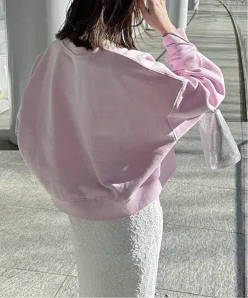 NOBLE 볼륨 슬리브 숏 풀오버