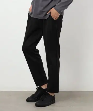 [ COMME CA ISM ] 스트레치 종이상자 니트 테이퍼드 팬츠